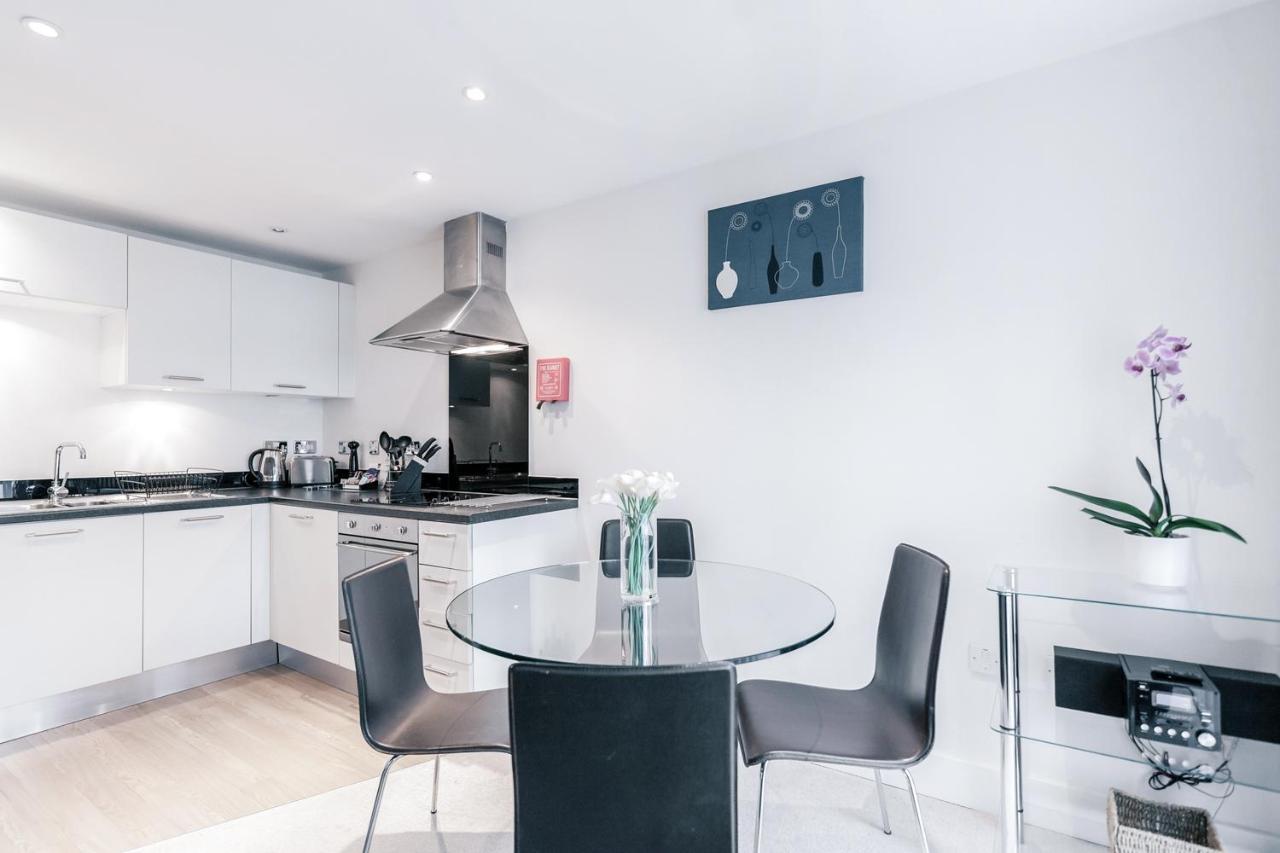 Roomspace Serviced Apartments - Capitol Square Epsom Exterior photo